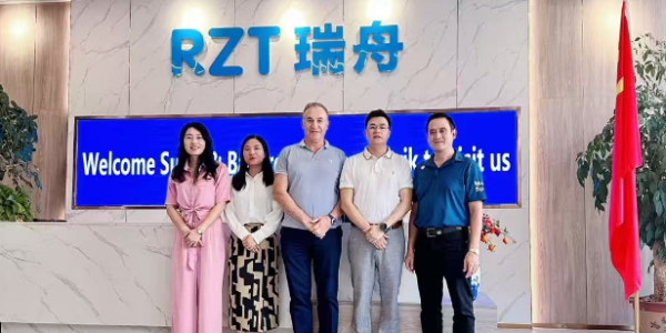 國(guó)外客戶(hù)訪(fǎng)問(wèn)瑞舟，如果解決自動(dòng)化線(xiàn)束加工難題！